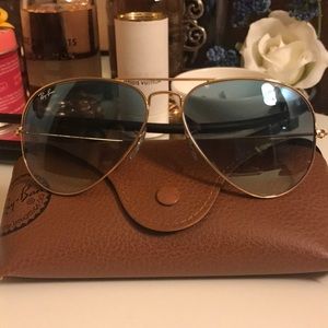 SOLD EUC Ray-Ban Aviator